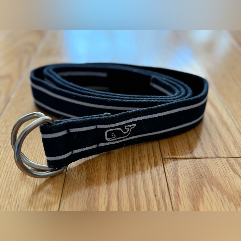 Vineyard Vines men's D-ring webbed cotton belt in nautical navy whale logo